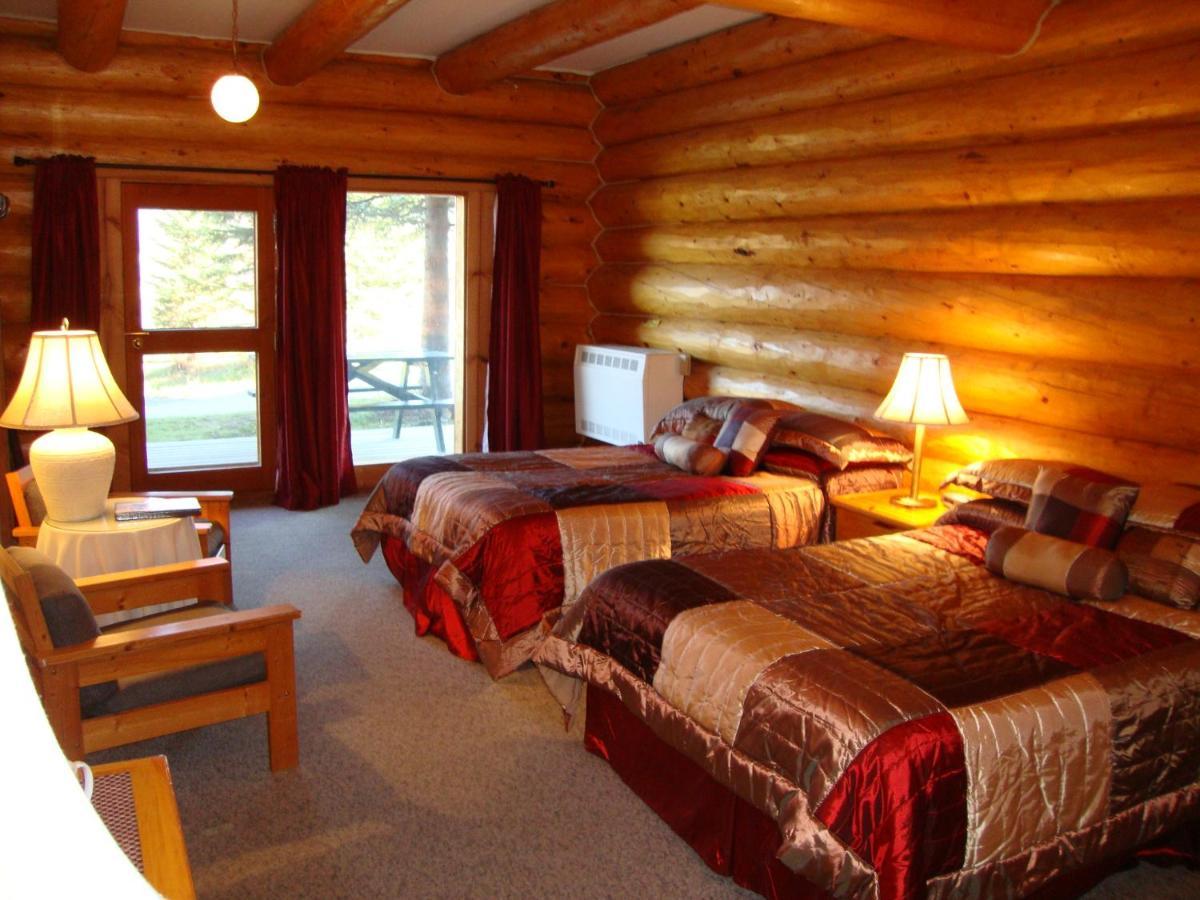 Helmcken Falls Lodge Cabin Rooms And Rv Park Clearwater Bagian luar foto