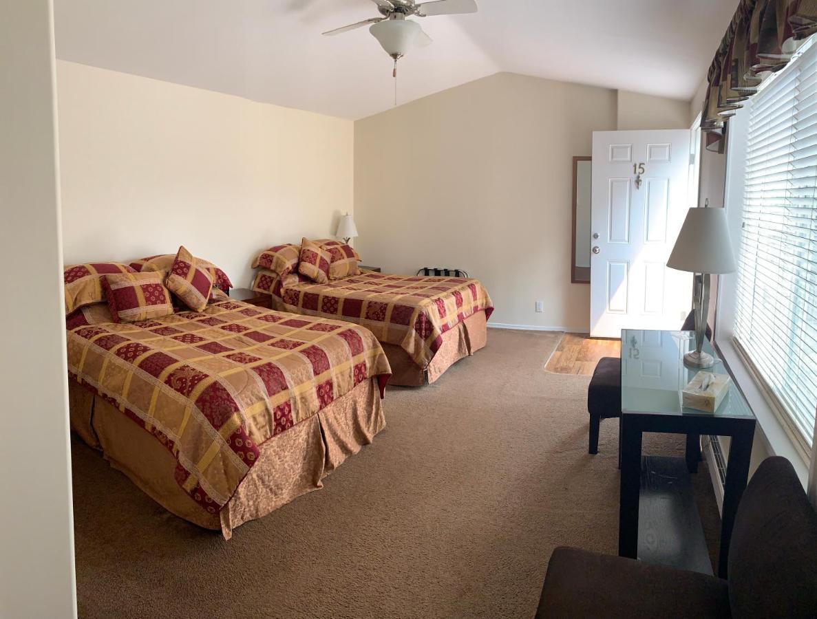 Helmcken Falls Lodge Cabin Rooms And Rv Park Clearwater Bagian luar foto