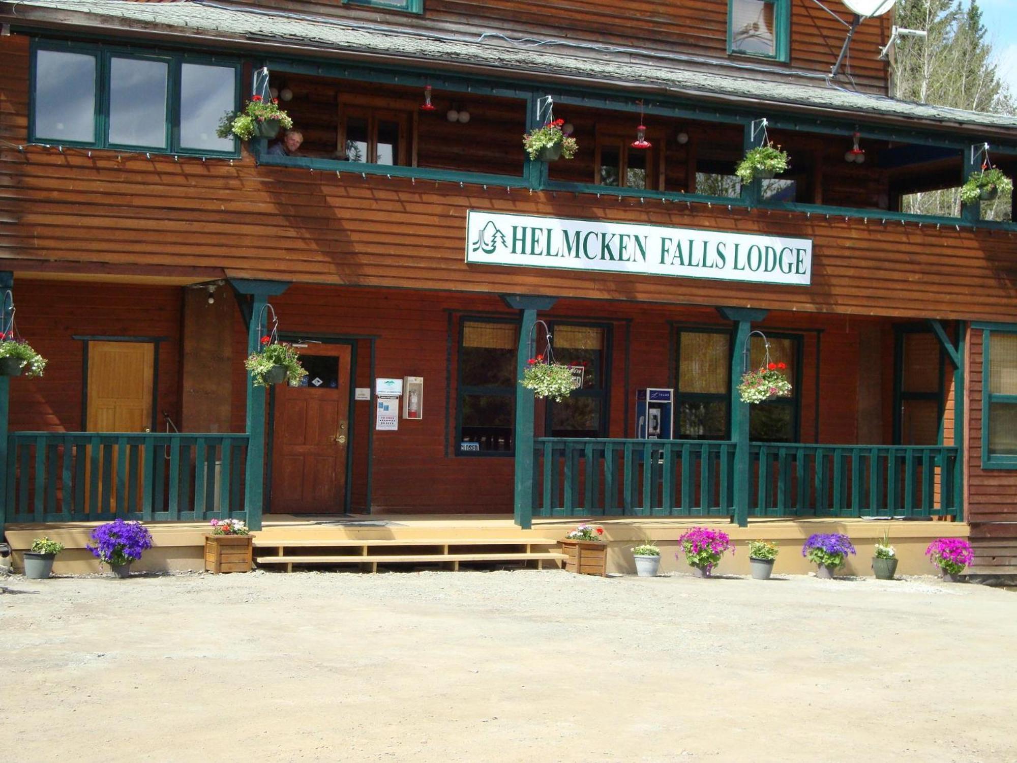 Helmcken Falls Lodge Cabin Rooms And Rv Park Clearwater Bagian luar foto