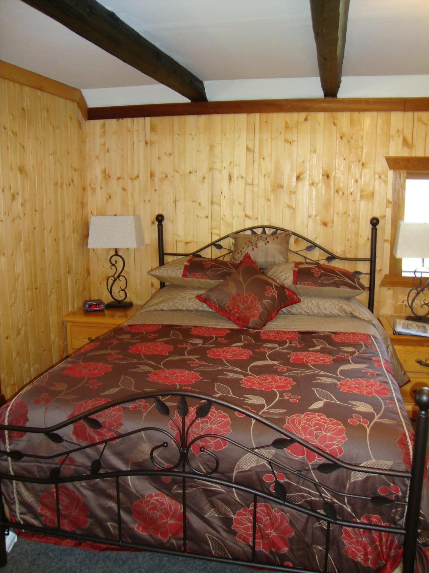 Helmcken Falls Lodge Cabin Rooms And Rv Park Clearwater Bagian luar foto