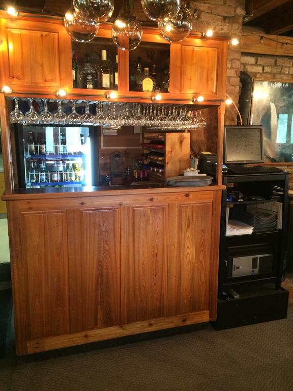 Helmcken Falls Lodge Cabin Rooms And Rv Park Clearwater Bagian luar foto